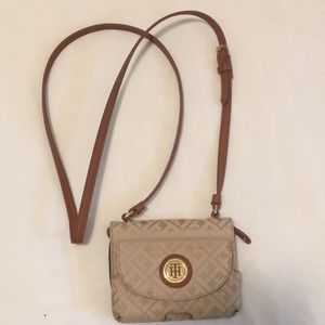 Tommy Hilfiger compact purse